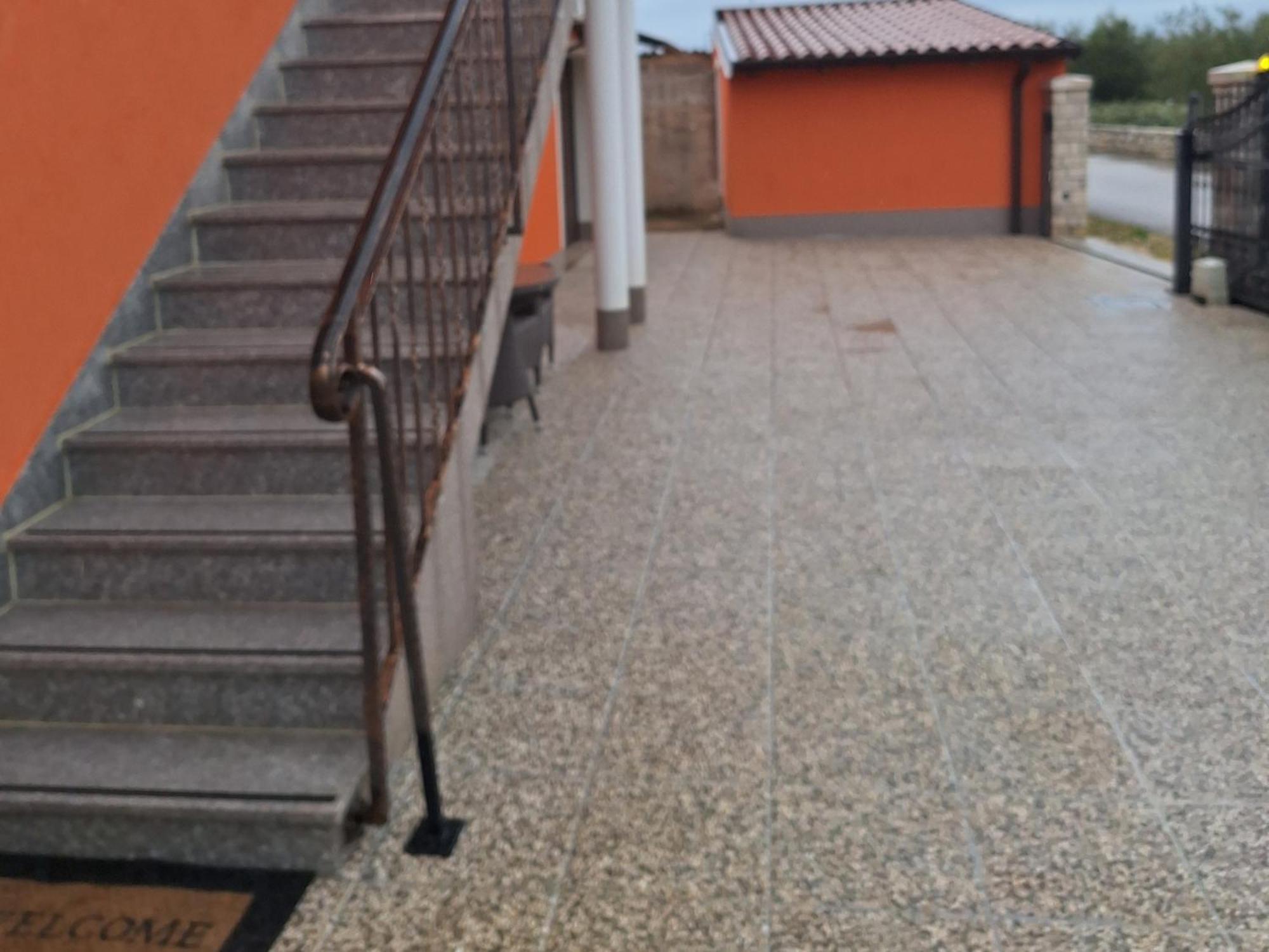 Apartment Dorina Buje Exterior photo